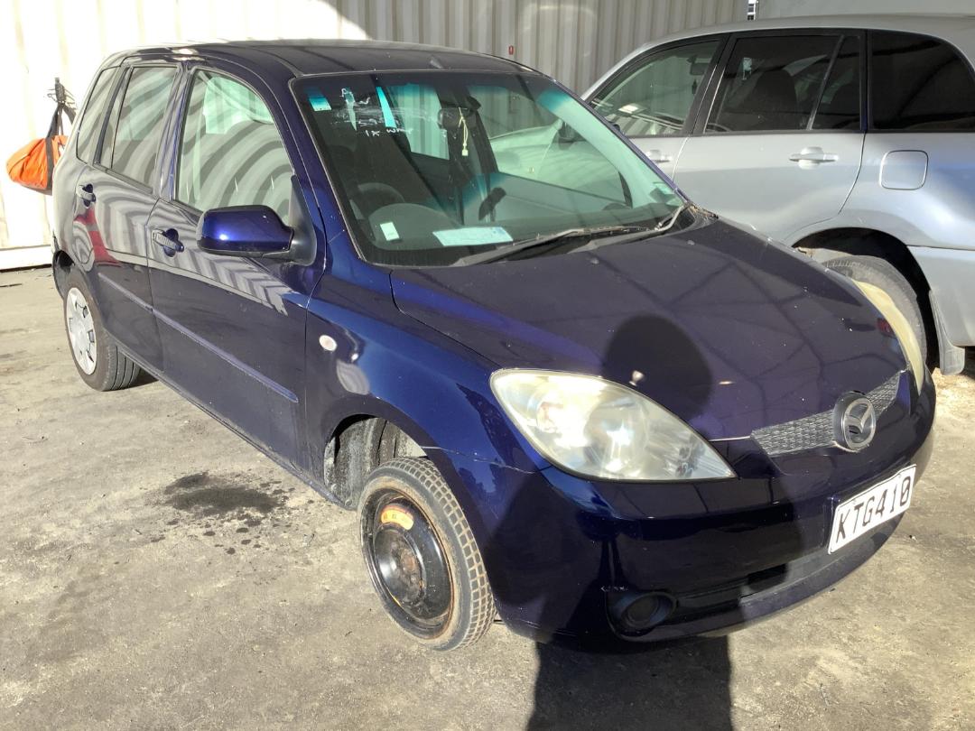 Photo '2' of Mazda Demio Photo '2' of Mazda Demio