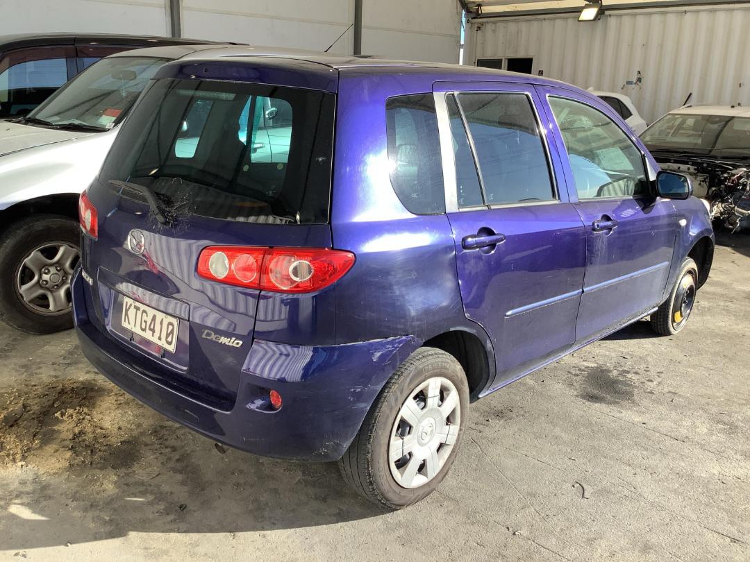 Photo '4' of Mazda Demio Photo '4' of Mazda Demio