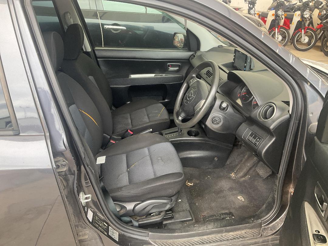 Photo '9' of Mazda Demio 1300 Photo '9' of Mazda Demio 1300