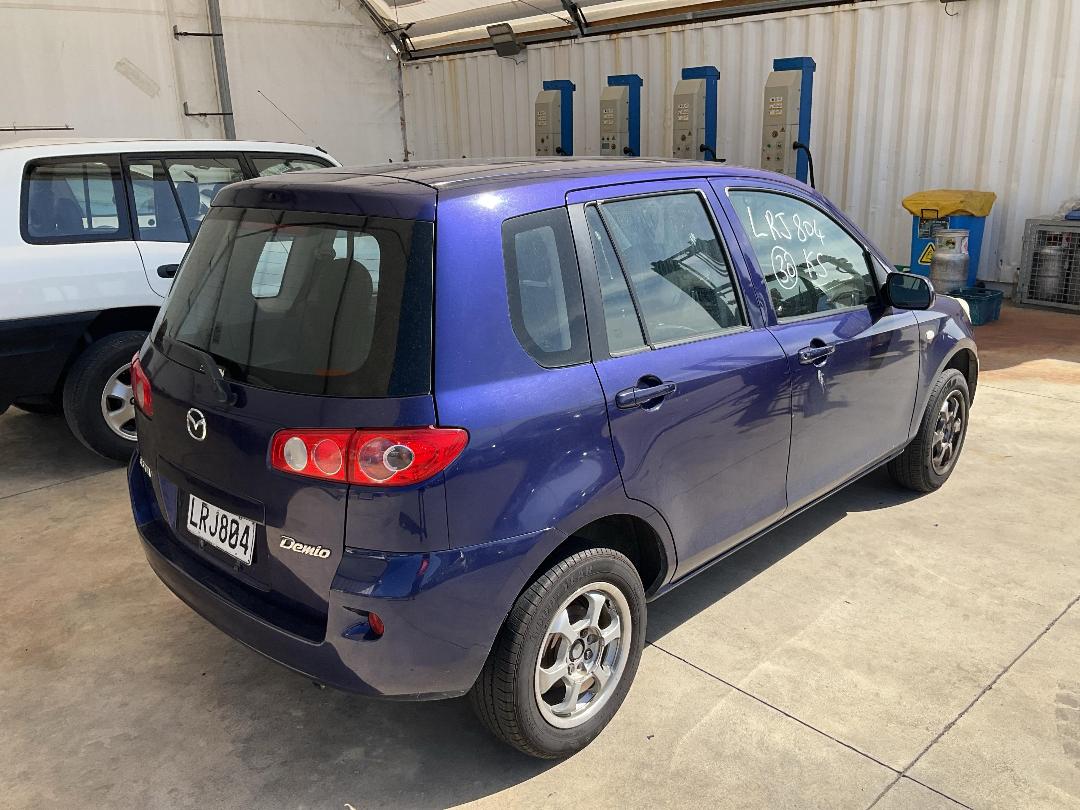 Photo '5' of Mazda Demio Photo '5' of Mazda Demio