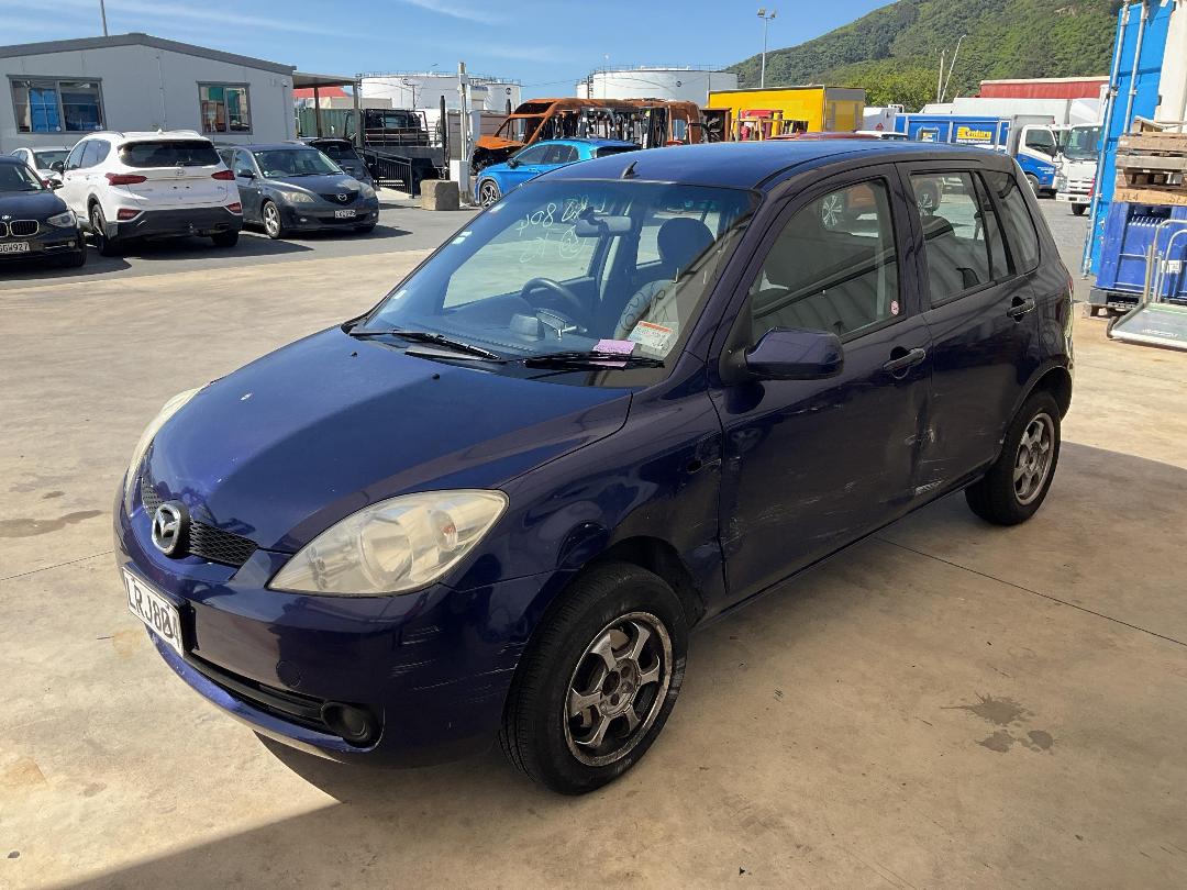 Photo '2' of Mazda Demio Photo '2' of Mazda Demio