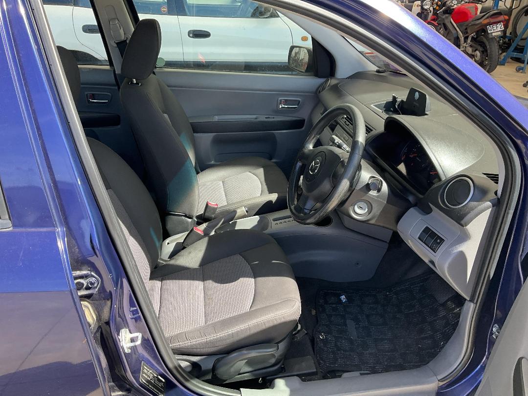 Photo '9' of Mazda Demio Photo '9' of Mazda Demio