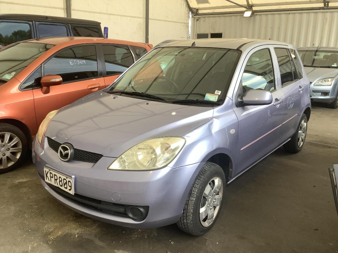 Photo '2' of Mazda Demio Photo '2' of Mazda Demio