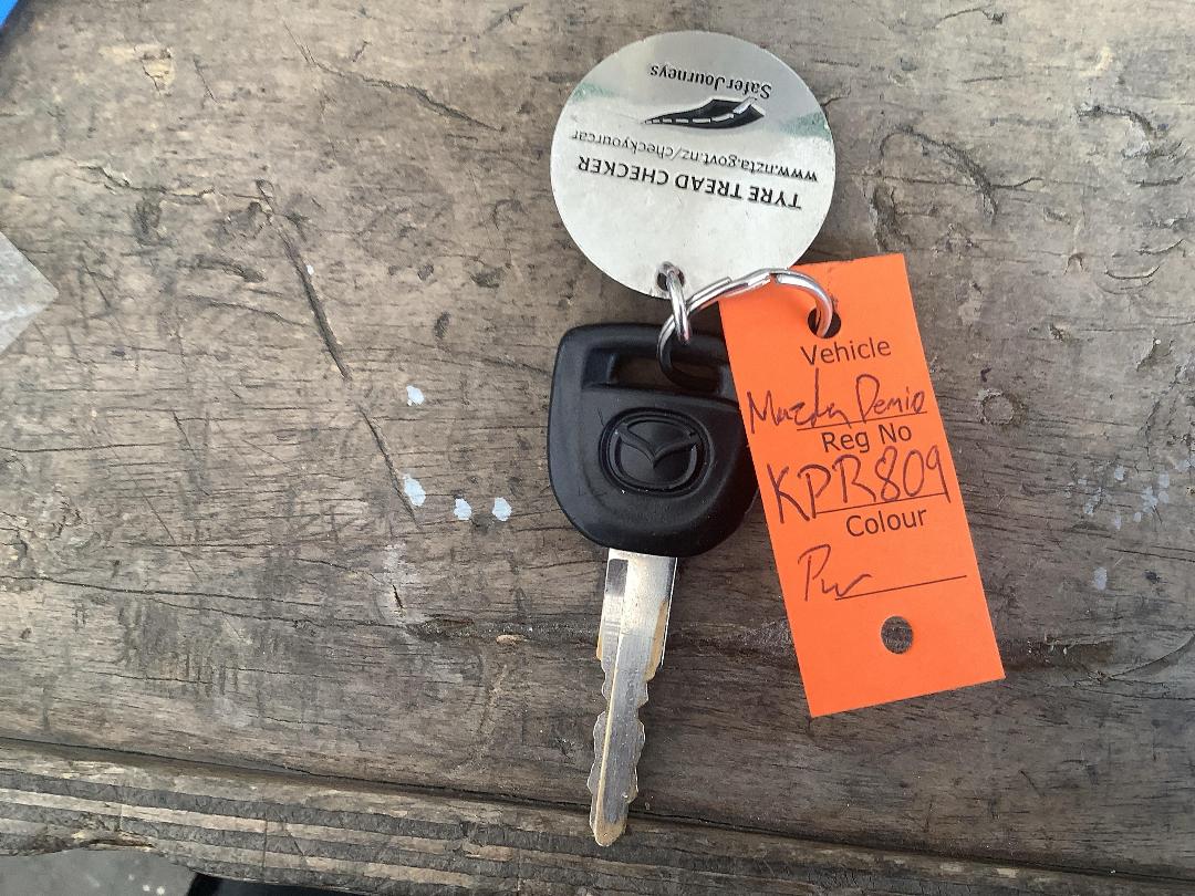 Photo '22' of Mazda Demio Photo '22' of Mazda Demio