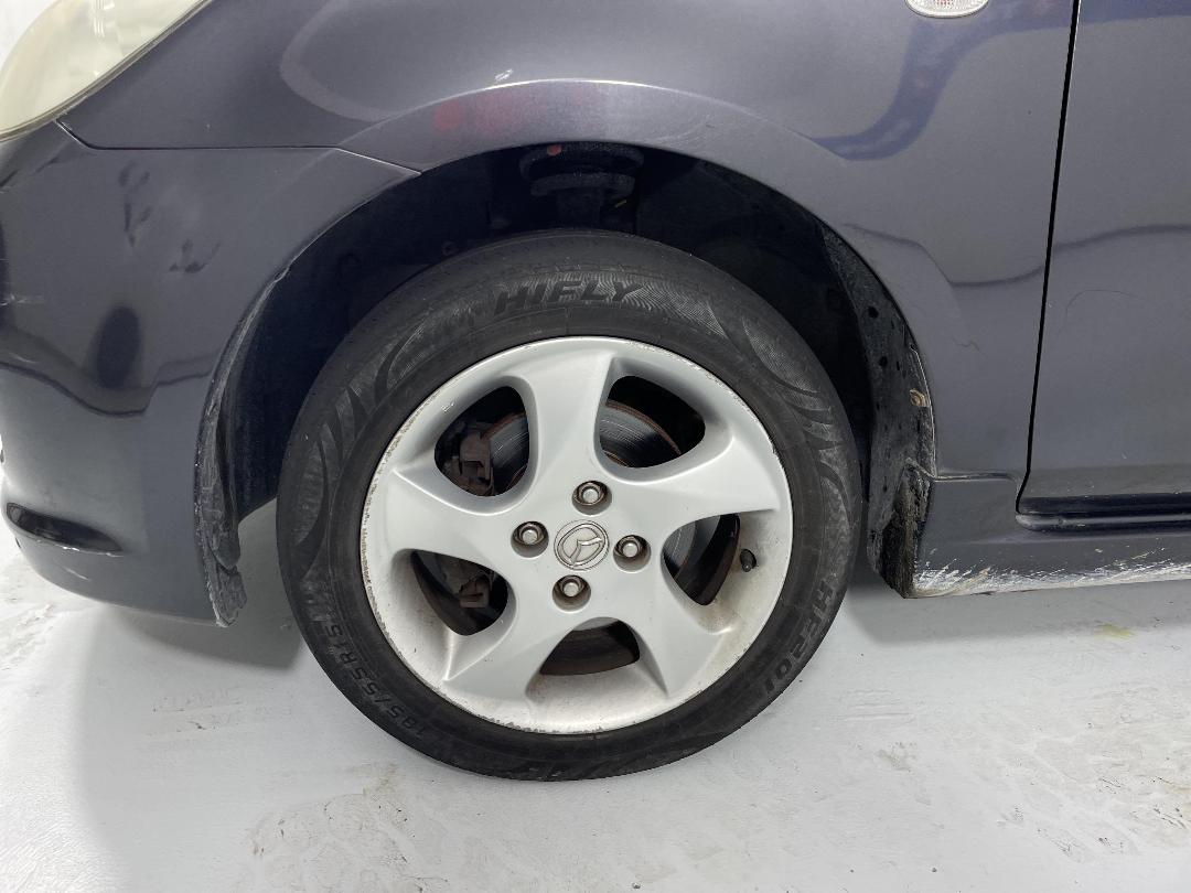 Photo '8' of Mazda Demio Photo '8' of Mazda Demio