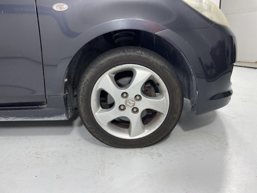 Photo '7' of Mazda Demio Photo '7' of Mazda Demio