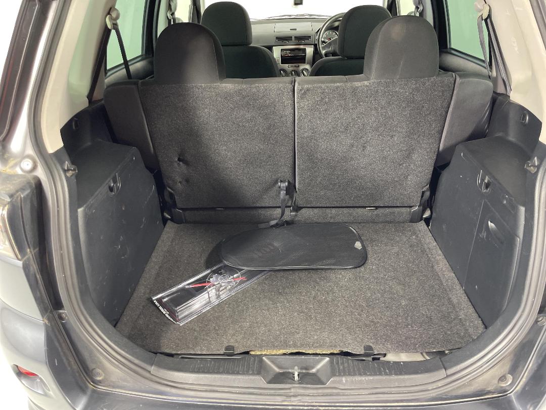 Photo '12' of Mazda Demio Photo '12' of Mazda Demio