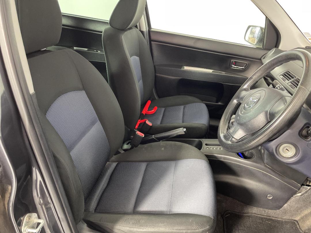 Photo '14' of Mazda Demio Photo '14' of Mazda Demio