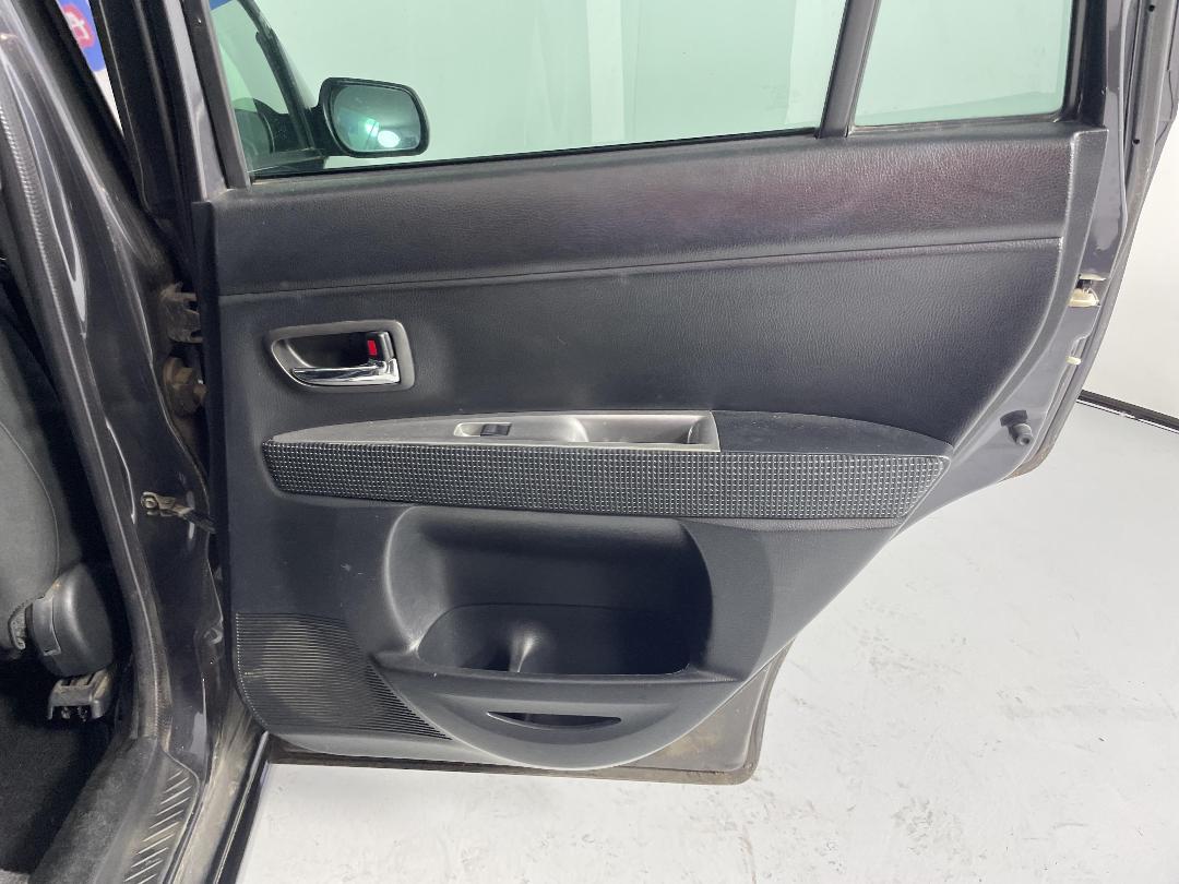 Photo '17' of Mazda Demio Photo '17' of Mazda Demio