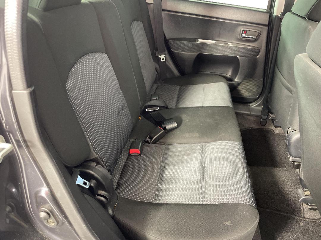 Photo '18' of Mazda Demio Photo '18' of Mazda Demio