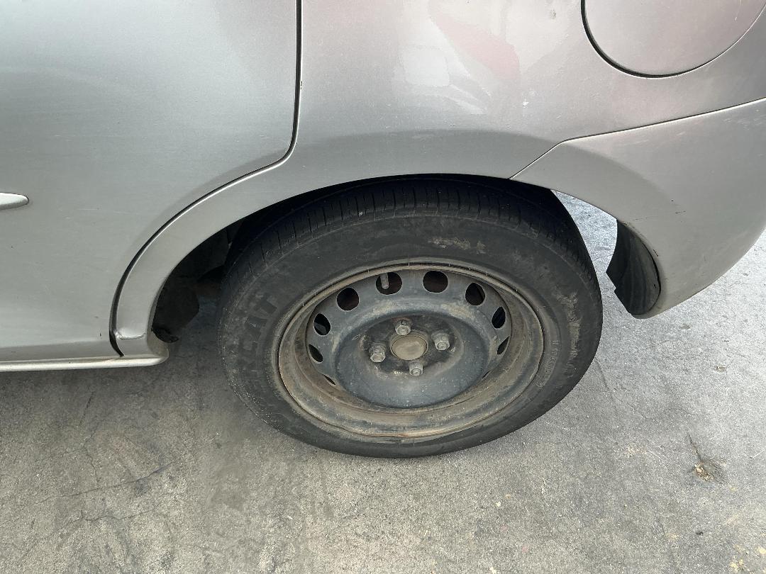 Photo '13' of Mazda Demio