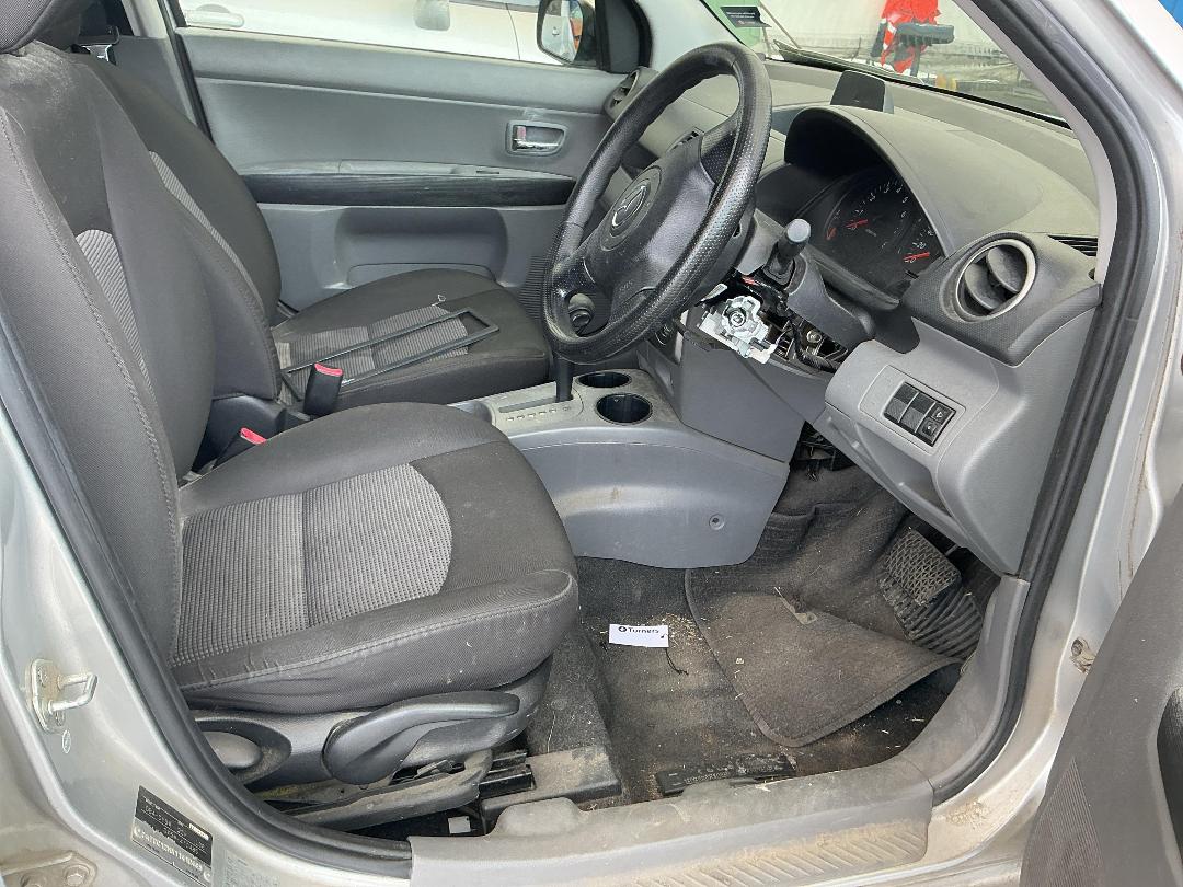 Photo '27' of Mazda Demio