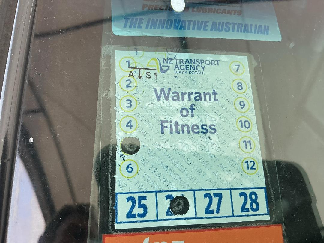 Photo '33' of Mazda Demio