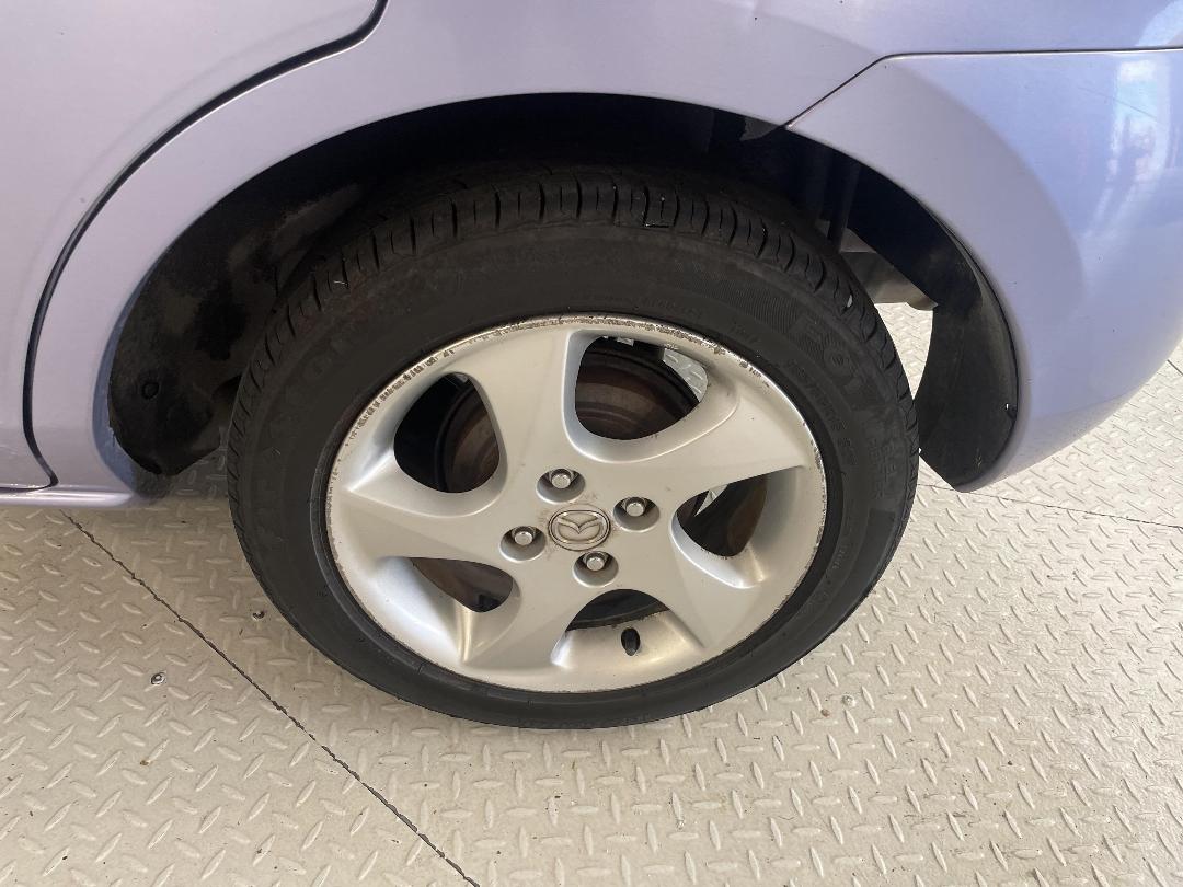 Photo '11' of Mazda Demio