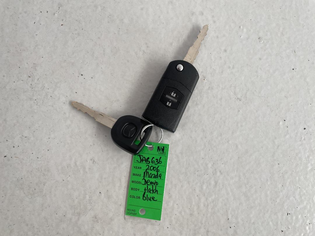 Photo '22' of Mazda Demio