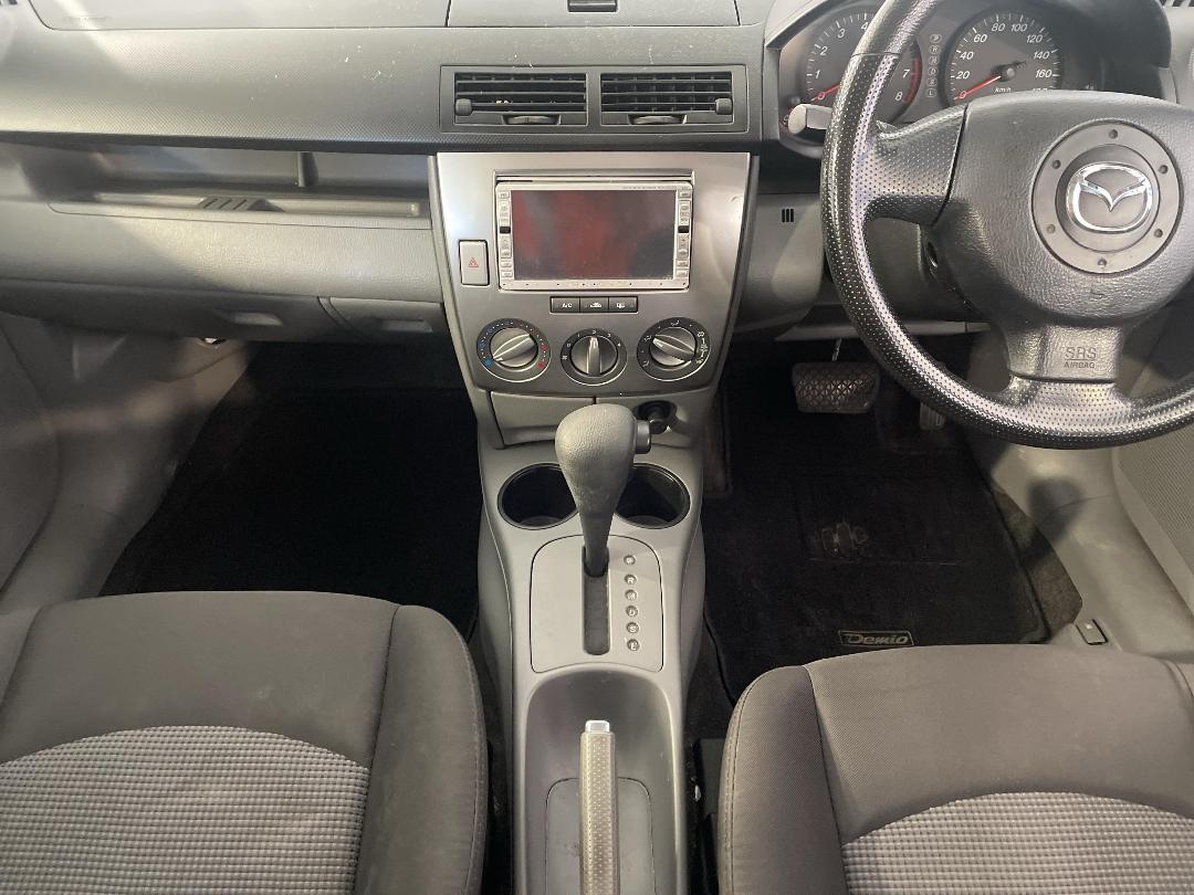 Photo '18' of Mazda Demio