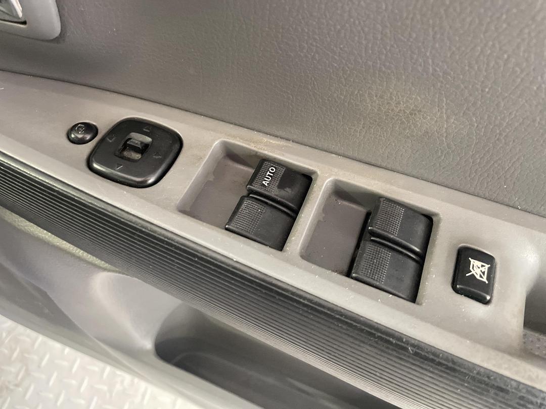 Photo '23' of Mazda Demio