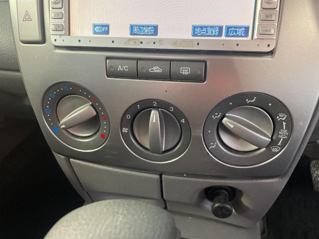 Photo '27' of Mazda Demio