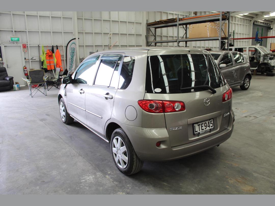 Photo '3' of Mazda Demio Photo '3' of Mazda Demio