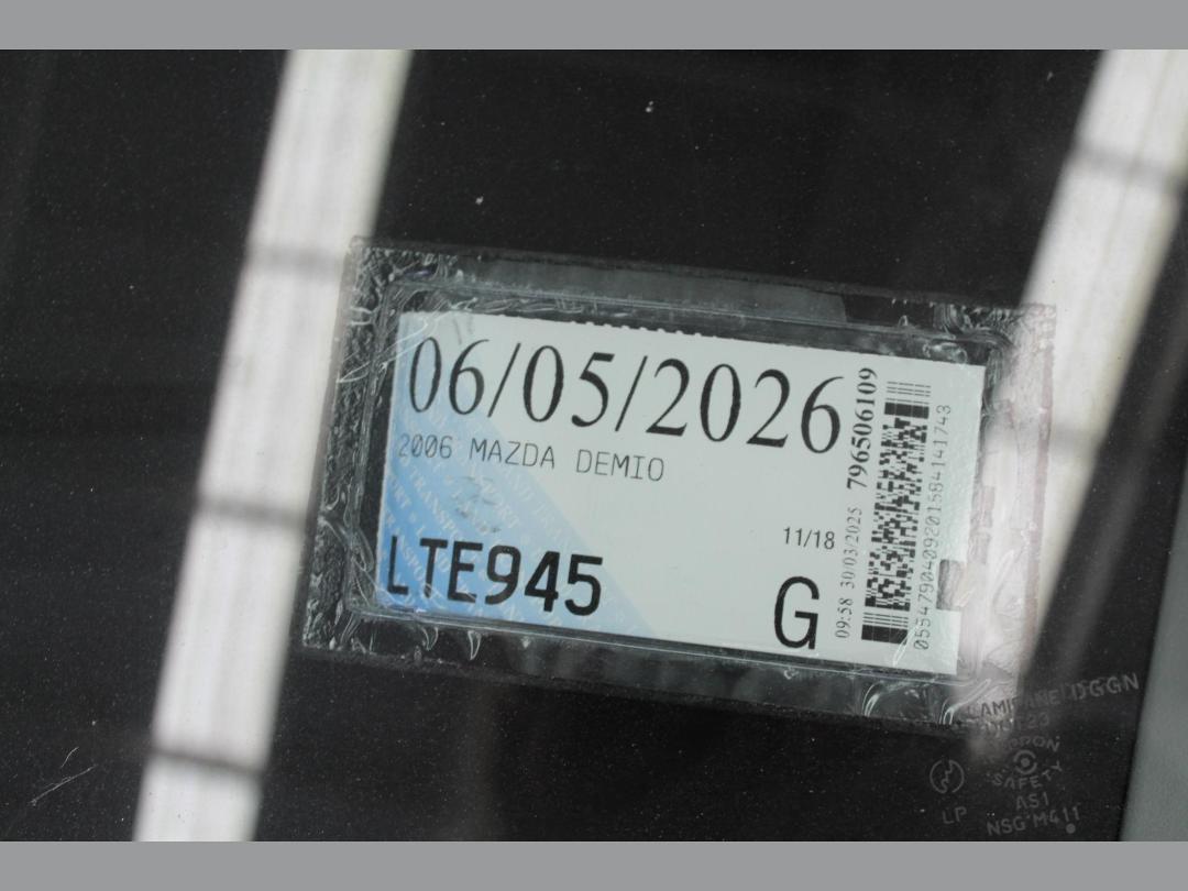 Photo '17' of Mazda Demio Photo '17' of Mazda Demio