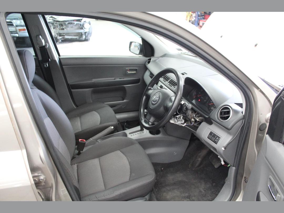 Photo '7' of Mazda Demio Photo '7' of Mazda Demio