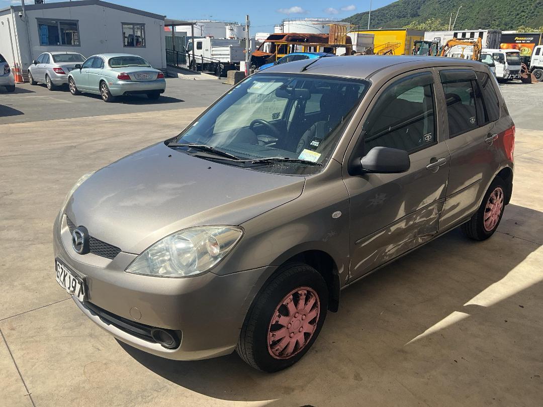 Photo '3' of Mazda Demio