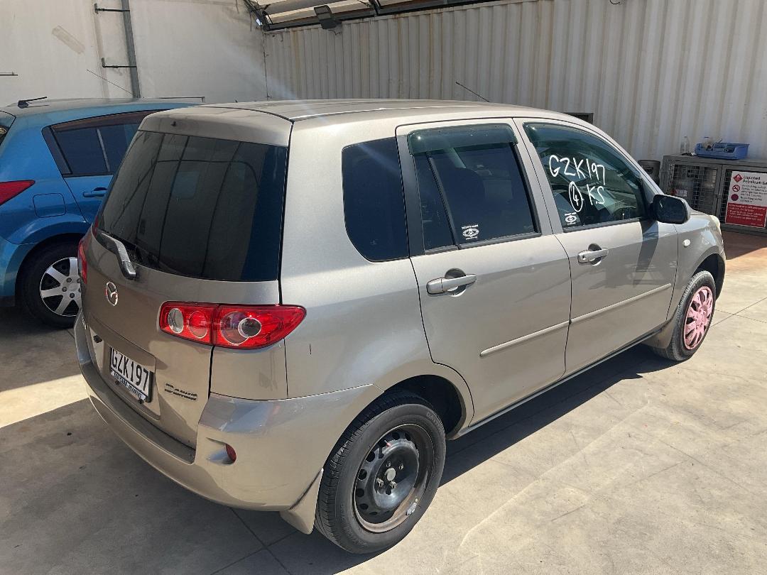 Photo '6' of Mazda Demio