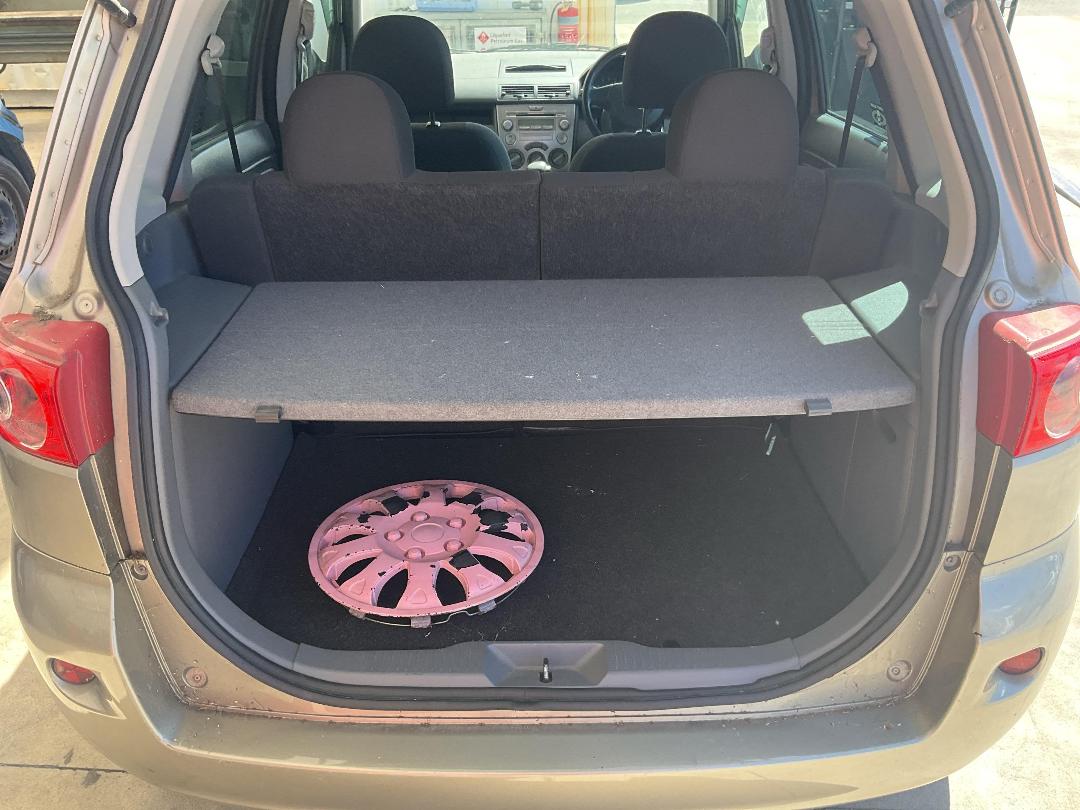 Photo '10' of Mazda Demio