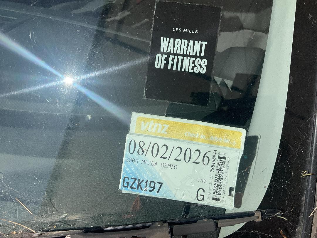 Photo '12' of Mazda Demio