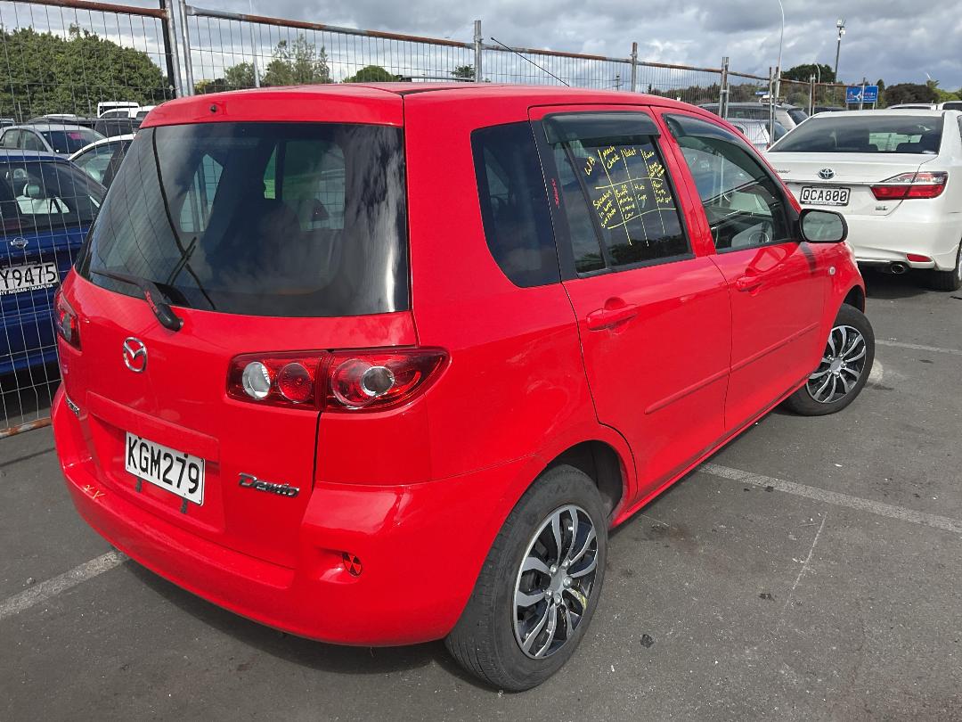 Photo '4' of Mazda Demio Photo '4' of Mazda Demio