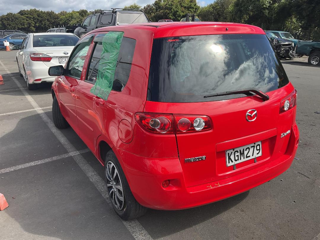 Photo '3' of Mazda Demio Photo '3' of Mazda Demio