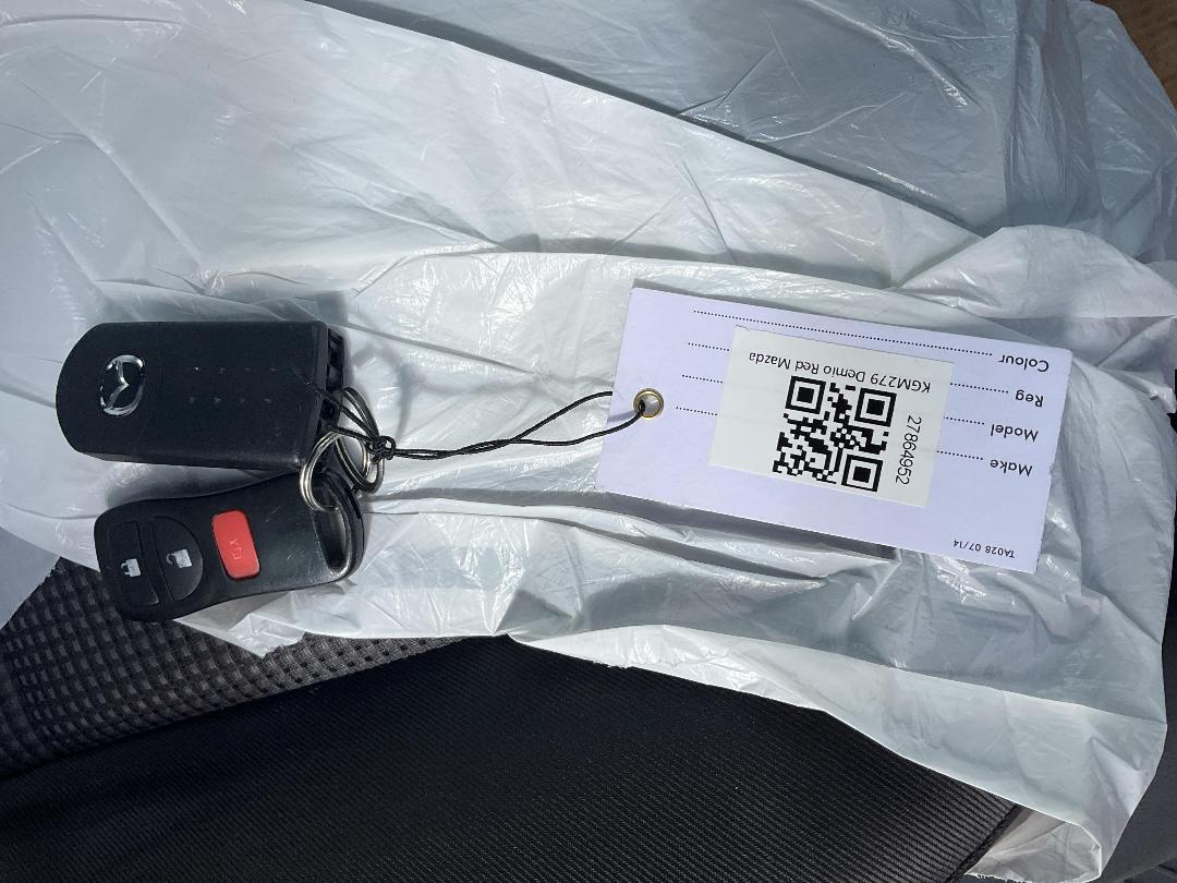 Photo '15' of Mazda Demio Photo '15' of Mazda Demio