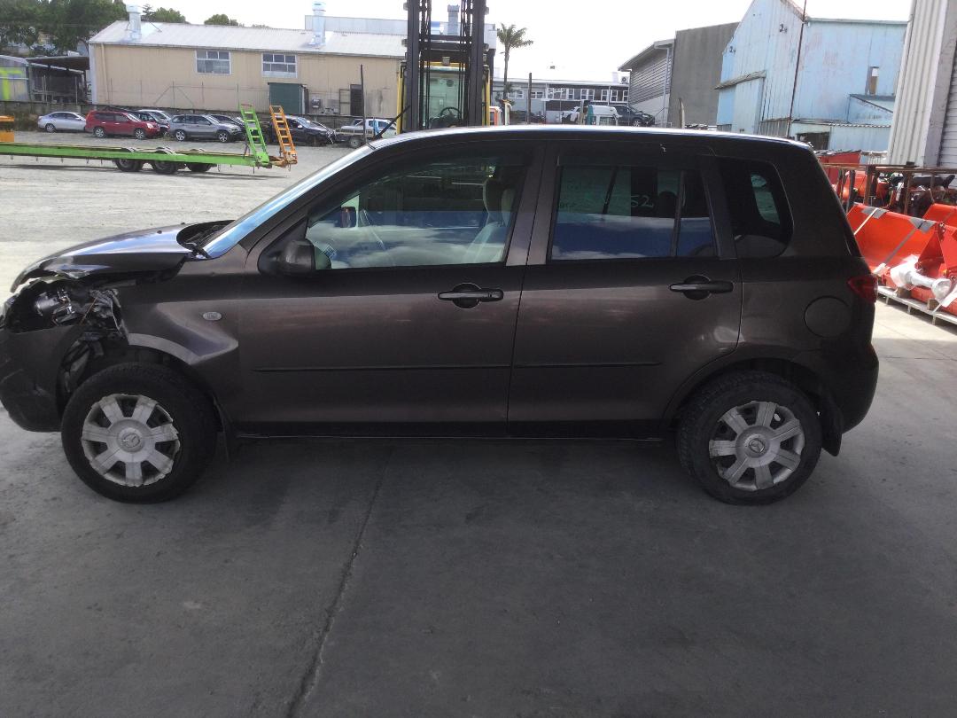 Photo '4' of Mazda Demio