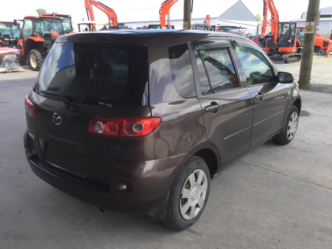 Photo '7' of Mazda Demio