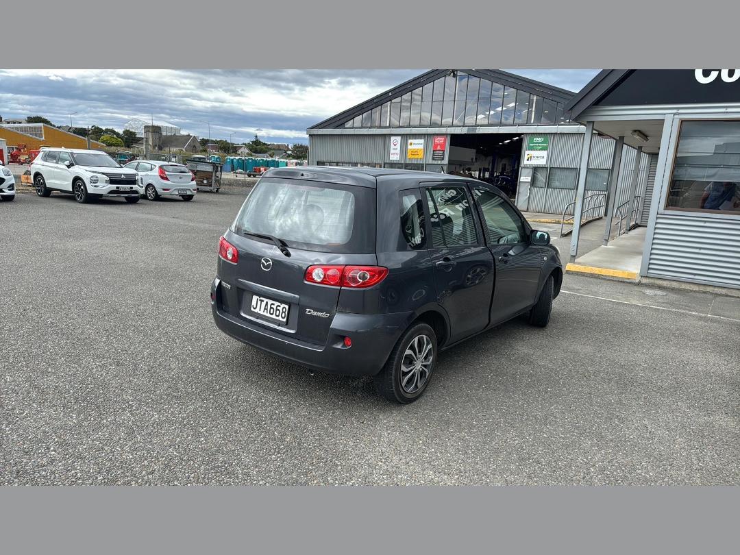 Photo '4' of Mazda Demio