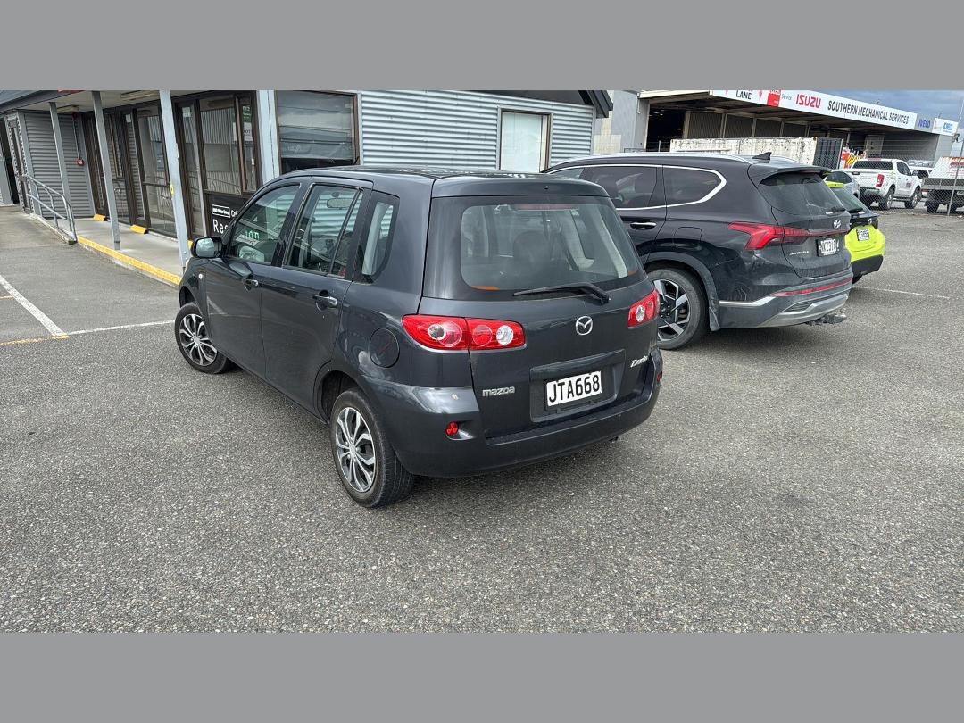 Photo '7' of Mazda Demio