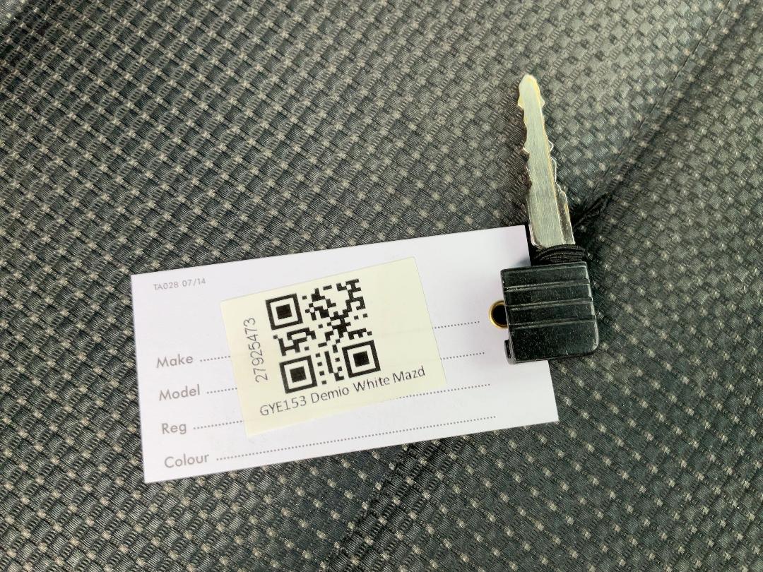 Photo '22' of Mazda Demio Photo '22' of Mazda Demio