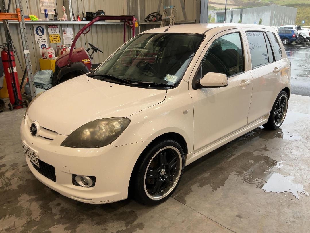 Photo '2' of Mazda Demio Photo '2' of Mazda Demio