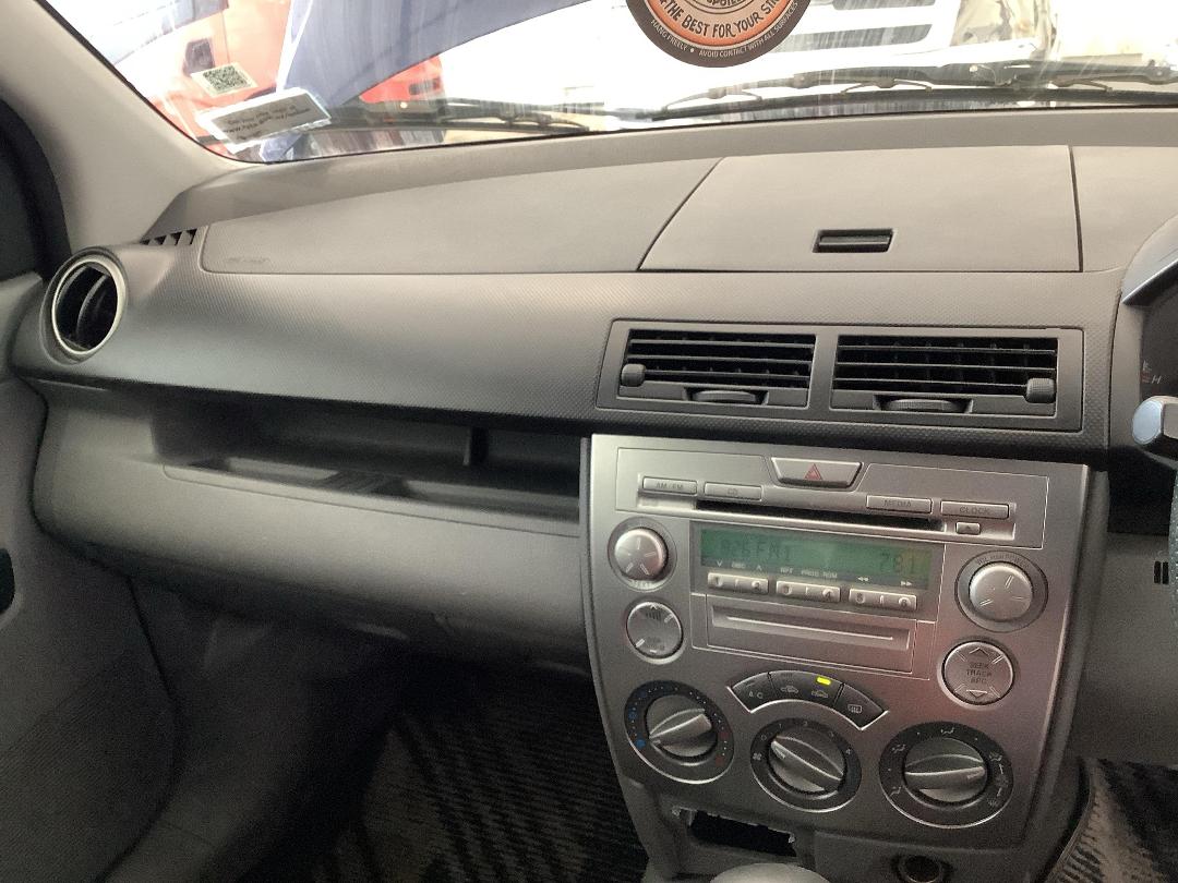 Photo '18' of Mazda Demio Photo '18' of Mazda Demio