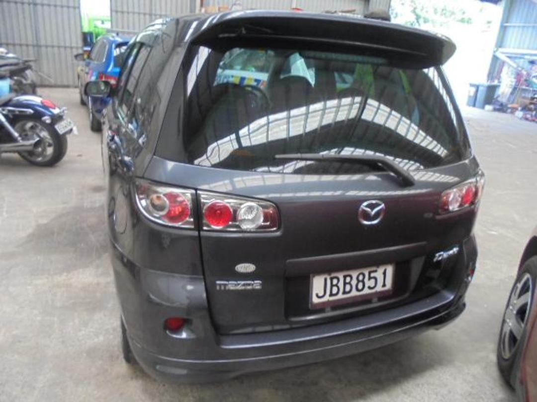 Photo '5' of Mazda Demio Photo '5' of Mazda Demio