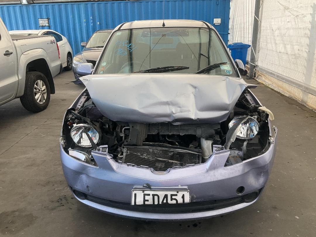 Photo '2' of Mazda Demio