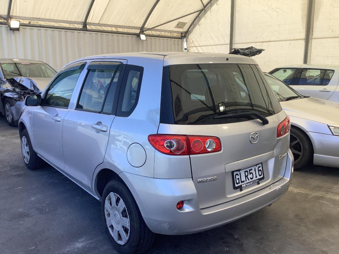 Photo '10' of Mazda Demio