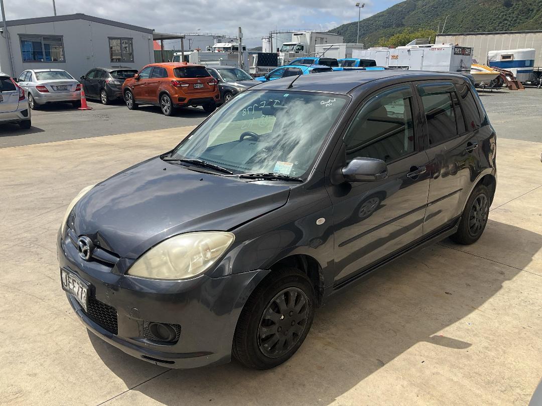 Photo '2' of Mazda Demio