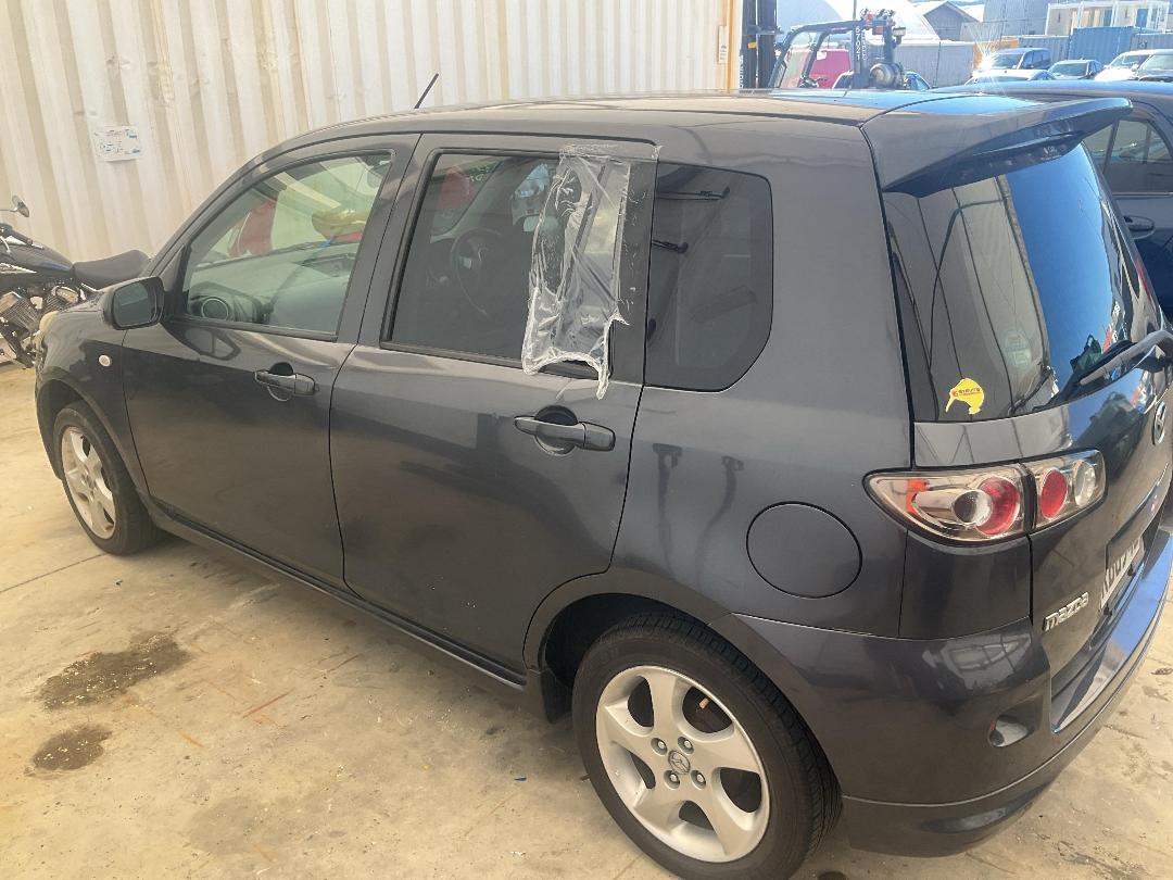 Photo '4' of Mazda Demio