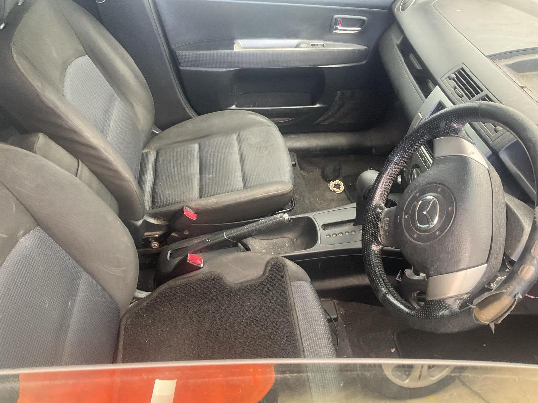 Photo '11' of Mazda Demio