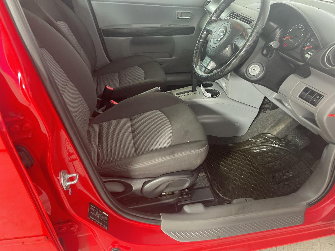 Photo '16' of Mazda Demio Photo '16' of Mazda Demio