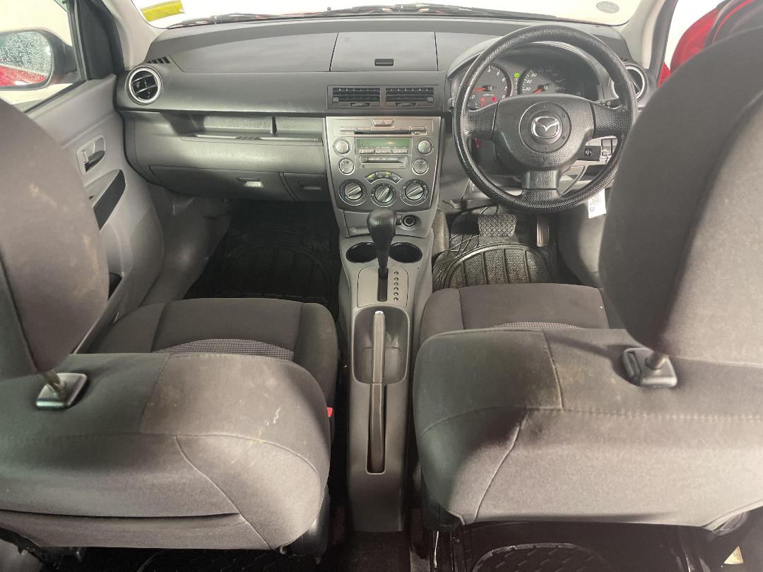 Photo '18' of Mazda Demio Photo '18' of Mazda Demio