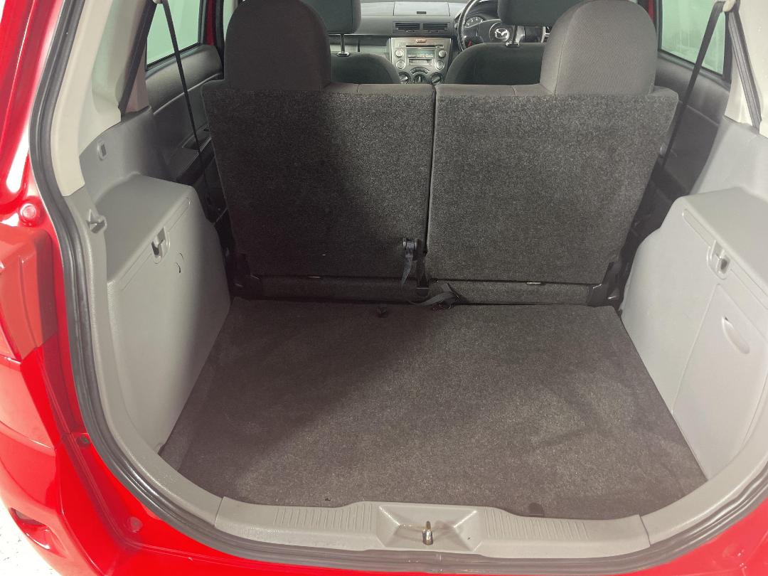 Photo '14' of Mazda Demio Photo '14' of Mazda Demio