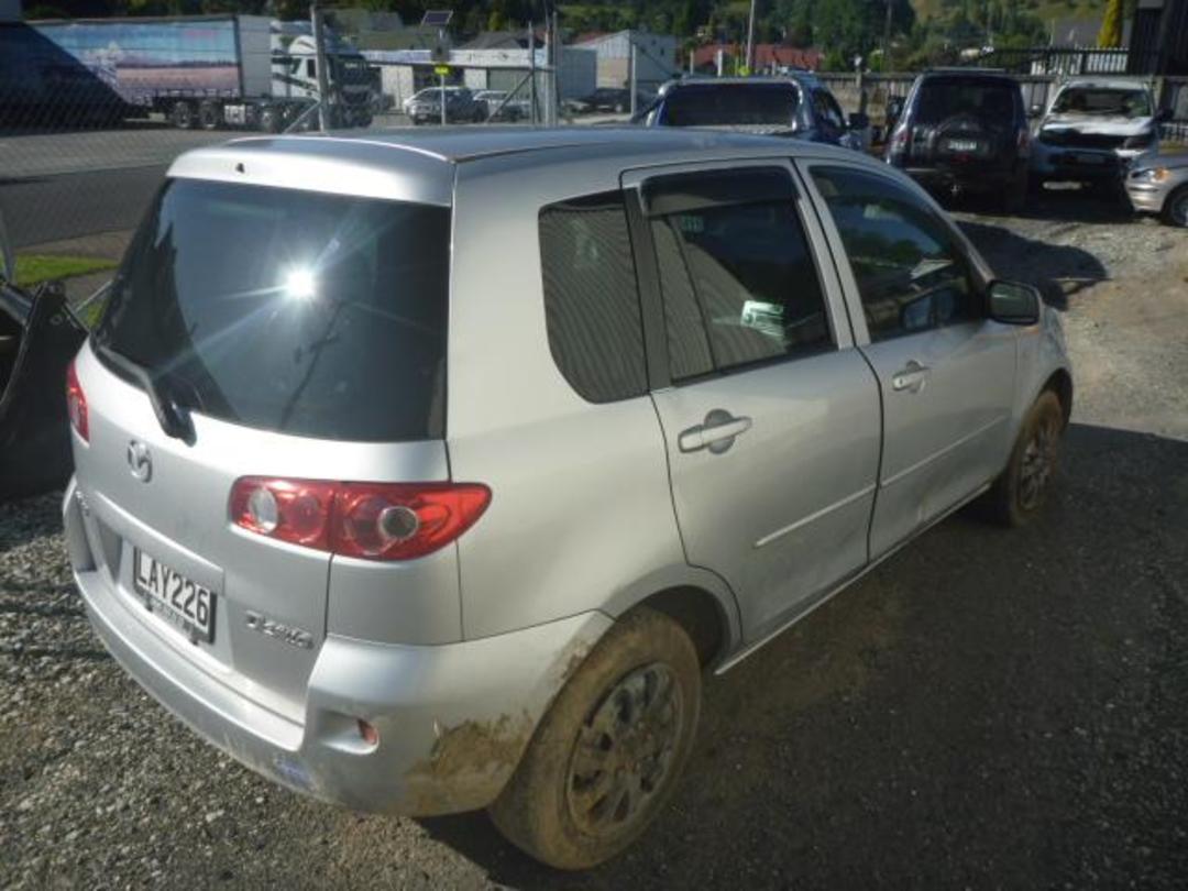 Photo '4' of Mazda Demio