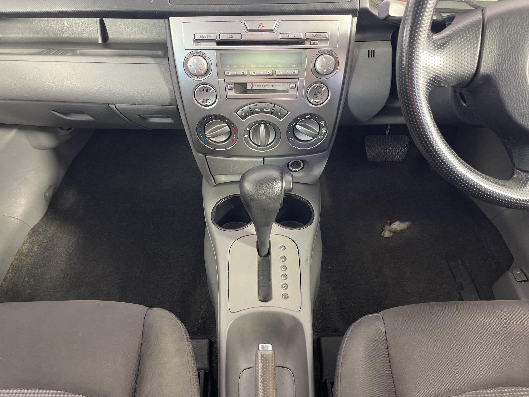 Photo '18' of Mazda Demio Photo '18' of Mazda Demio